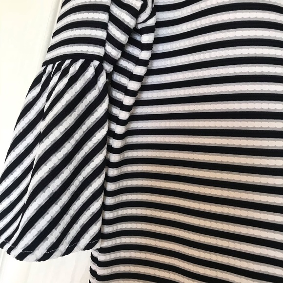 1DAYSALE🌟Calvin Klein stripped blouse🌟 - Picture 4 of 5